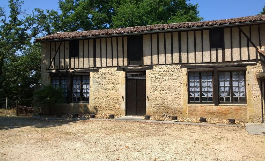 Les Gites De Castera Aire-sur-lʼAdour Exteriér fotografie